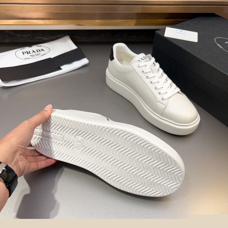 Pra*a casual shoes